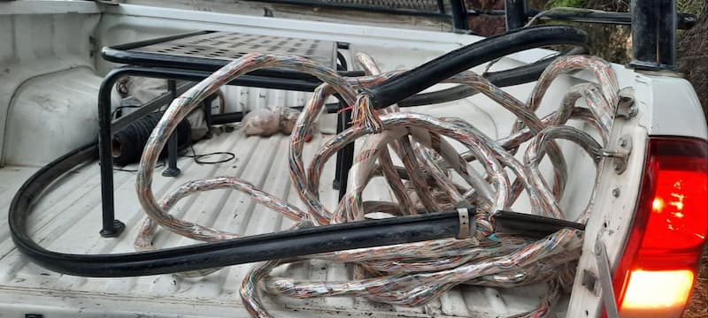 Policías de SJR detienen a dos por robo de fibra óptica de Telmex 1 CABLE