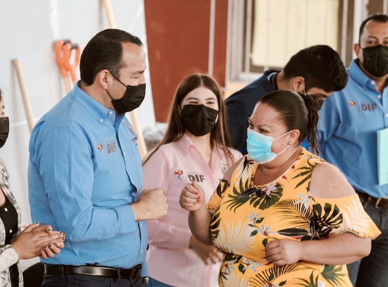 Presenta Gina Sánchez, presidenta del DIF Municipal de San Juan del Río programa “Mitad tu, mitad yo” 3 LLEVAN APOYOS Y DONAN EQUIPO