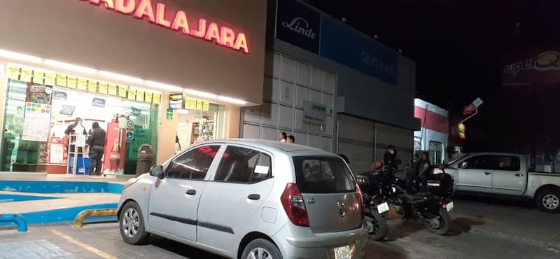 SSPM SJR detuvo a tres por robo a farmacia 3 POLICIAS TOMARON PARTE
