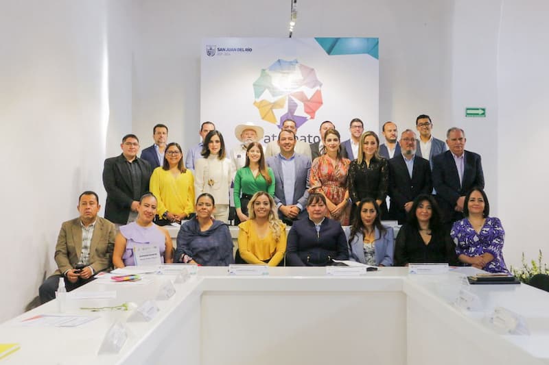 Presenta Roberto Cabrera Patronato de la Feria de San Juan del Río 2022 1 Presenta Roberto Cabrera Patronato de la Feria de San Juan del Rio 2022 3