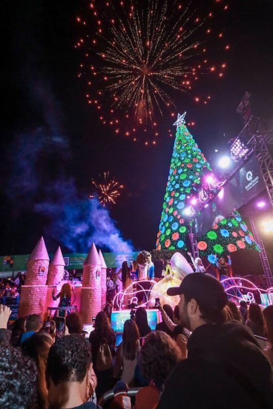 En equipo, Mauricio Kuri y Roberto Cabrera llevan Mega Desfile Navideño a 22 mil sanjuanenses 2 En equipo, Mauricio Kuri y Roberto Cabrera llevan Mega Desfile Navideño a 22 mil sanjuanenses