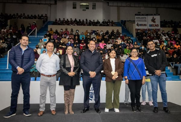 Programa de Becas Municipales suma 5 jornadas de entregas a estudiantes de San Juan del Río
