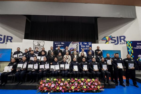 Roberto Cabrera reconoce el esfuerzo y destaca la labor de la policía sanjuanense 2 Roberto Cabrera reconoce el esfuerzo y destaca la labor de la policía sanjuanense