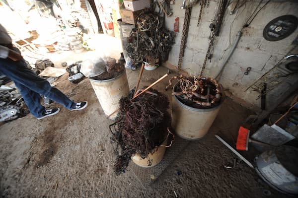 Autoridades clausuran chatarrera que presuntamente compraba metales robados 1 CHATARRERAS 2