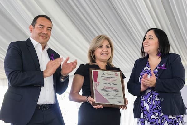 Entregan reconocimiento Sara Pérez Romero a mujeres destacadas de San Juan del Río 1 Entregan reconocimiento Sara Pérez Romero a mujeres destacadas de San Juan del Río