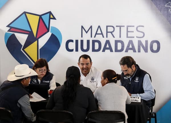 Programa Martes Ciudadano atiende a habitantes de Laguna de Vaquerías 1 Programa Martes Ciudadano atiende a habitantes de Laguna de Vaquerías