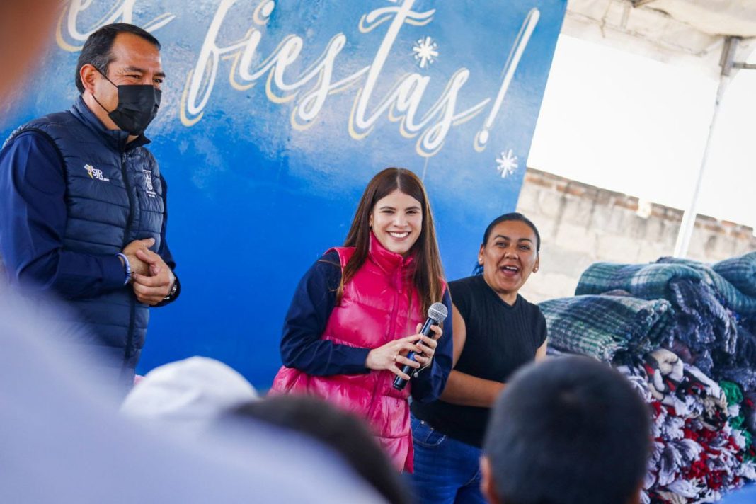 Georgina Sánchez y Roberto Cabrera abrigan a familias de Santa Bárbara La Cueva y San Sebastián de las Barrancas