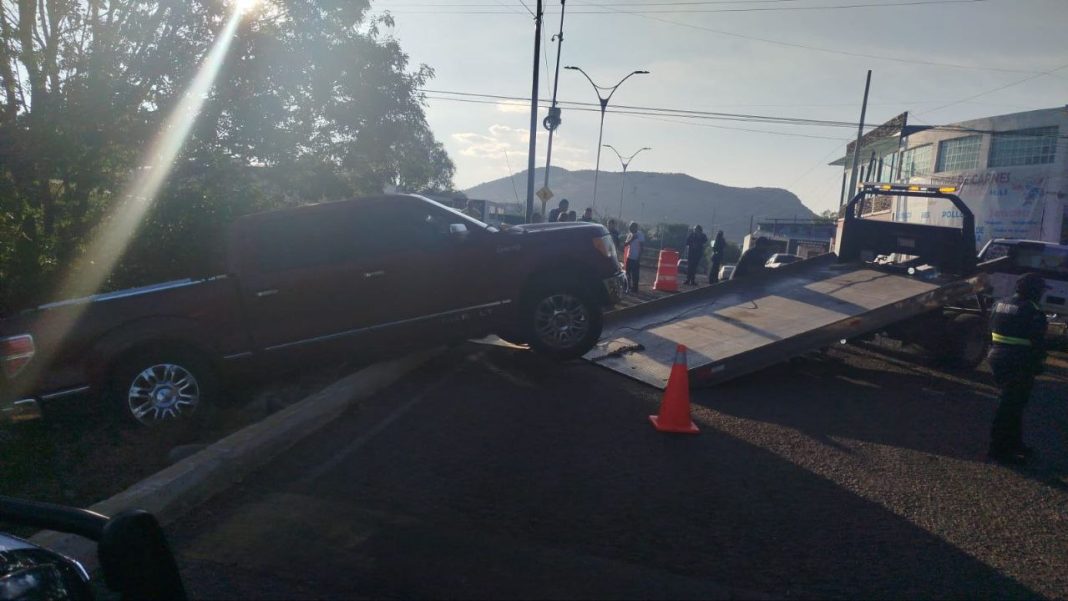 La camioneta se la llevaron al corralón
