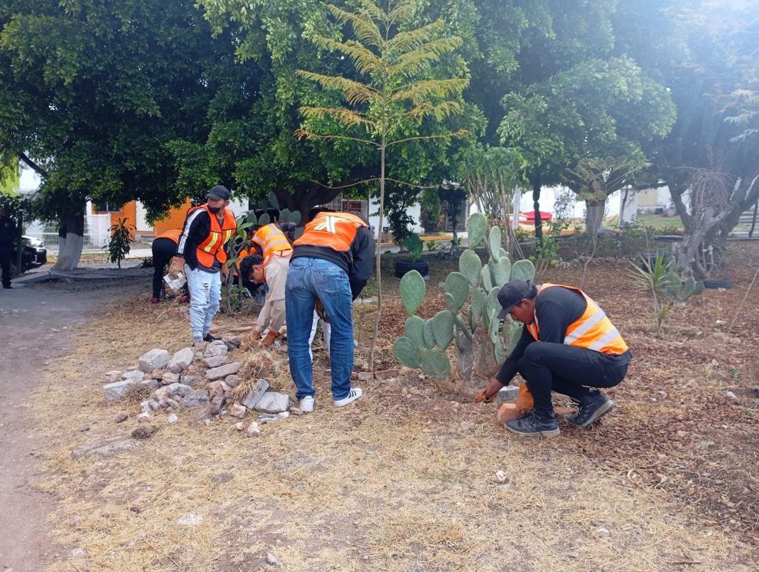 Brindan servicio a la comunidad