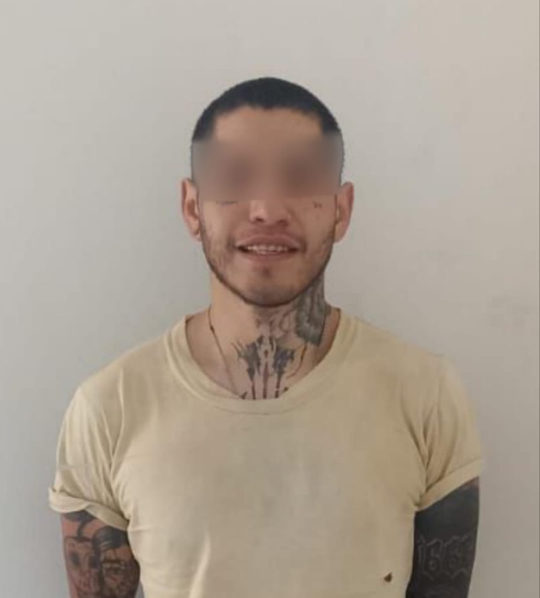 Por posesión de armas prohibidas, hombre es detenido por POES en San Juan del Río