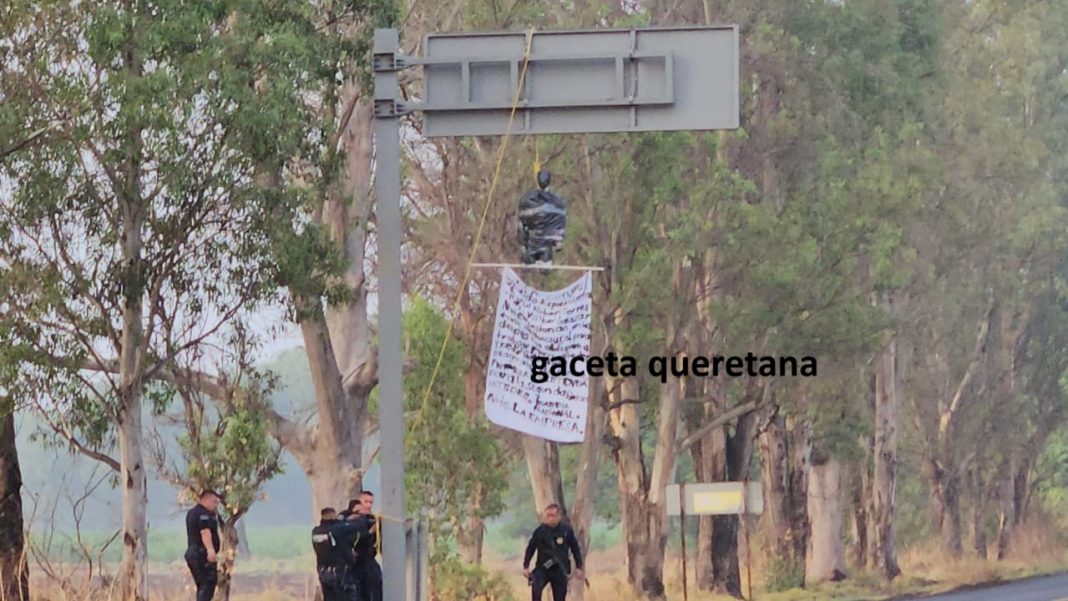 La retiraron policías