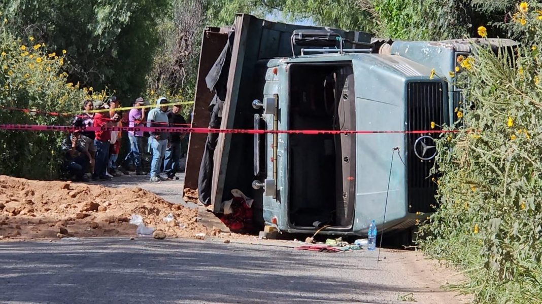 La carretera tuvo que ser cerrada por varias horas
