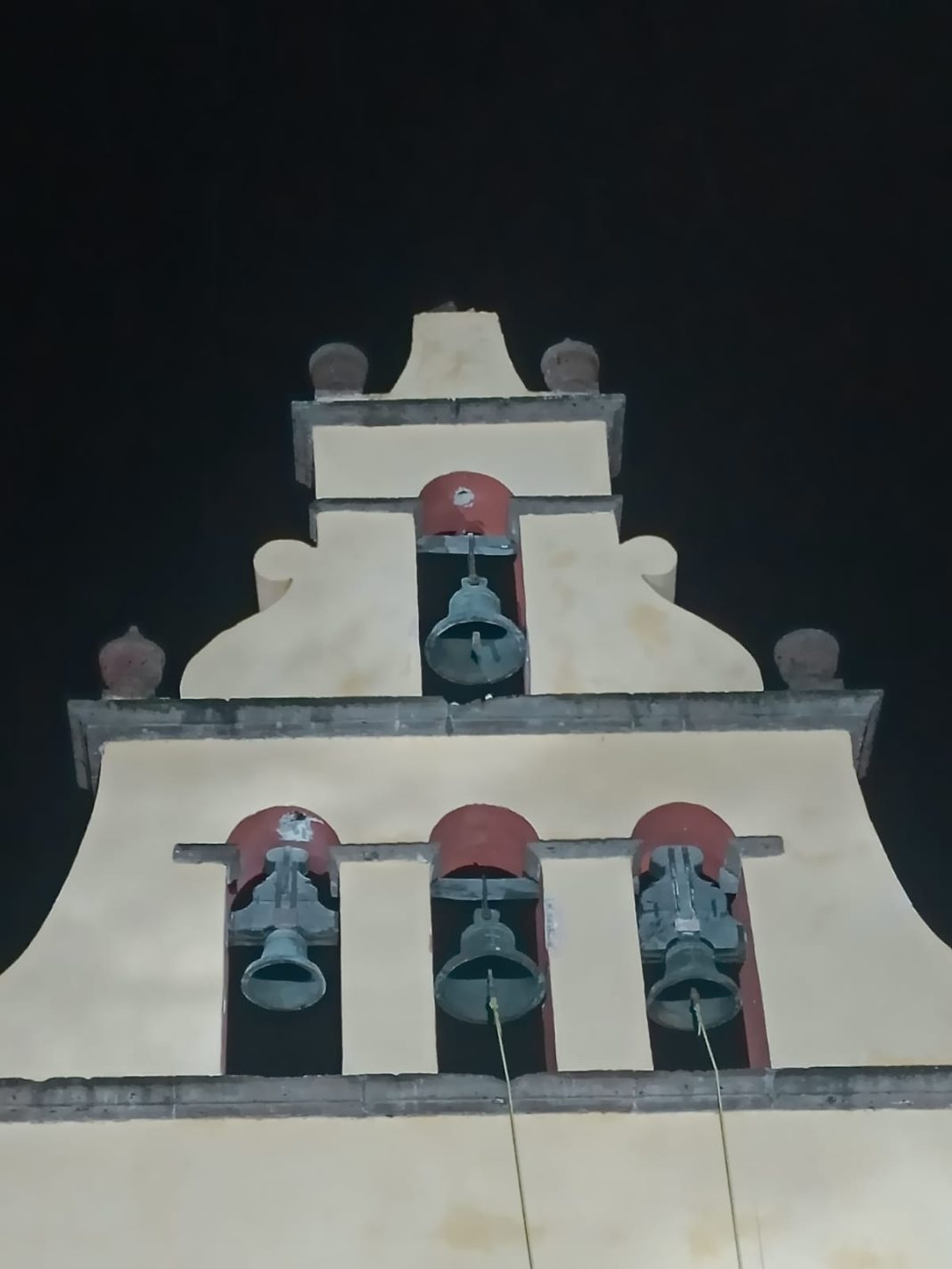 Le cayó a la cruz del calvario