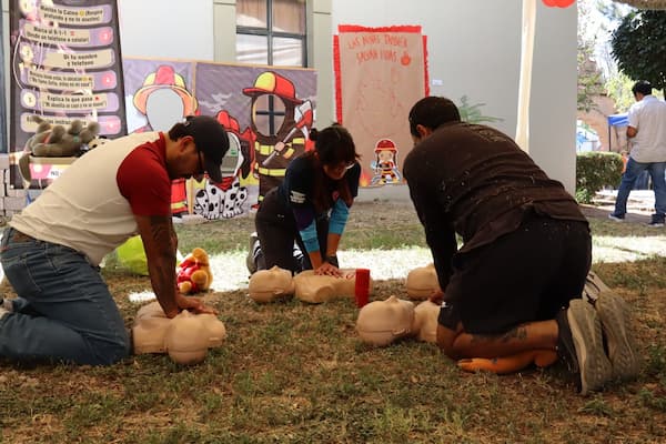 Bomberos de Tequisquiapan: cuidando y enseñando a nuestros niños y niñas, para un mañana más seguro 🚒👧🧒 1 WhatsApp Image 2026 02 08 at 2.34.41 PM 1