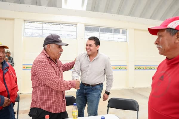 Con cercanía y compromiso, Beto Nava fortalece lazos con ejidatarios de Pedro Escobedo 4 650355038 17959971066066789 7251525908298588173 n
