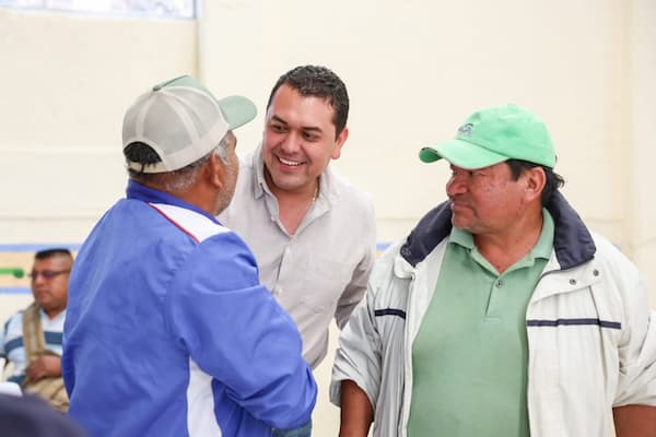 Con cercanía y compromiso, Beto Nava fortalece lazos con ejidatarios de Pedro Escobedo 5 650649248 17959971075066789 2415394026095598029 n