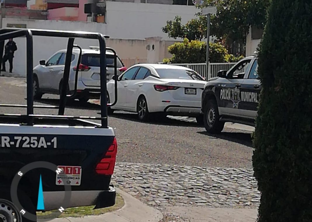 El cateo fue por varias horas