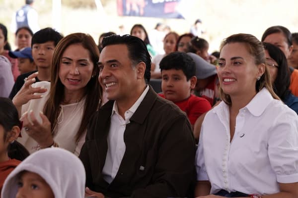 Lleva Luis Nava la estrategia Aquí Contigo a Menchaca para fortalecer la convivencia familiar