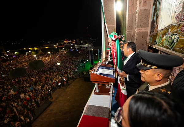 Roberto Cabrera encabeza ceremonia del Grito de Independencia en San Juan del Río 2 WhatsApp Image 2026 09 16 at 1.29.28 AM
