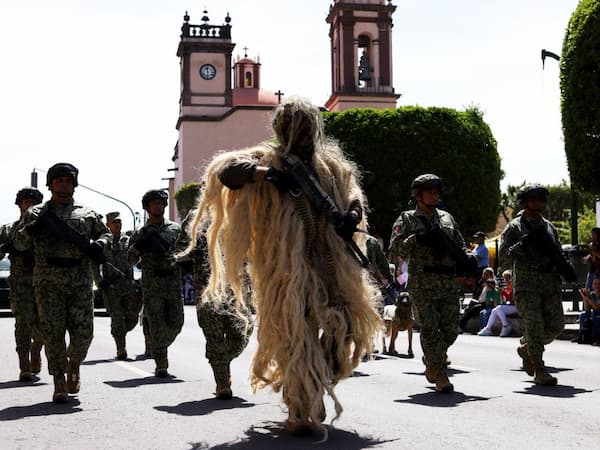Roberto Cabrera atestigua Desfile Cívico-Militar con motivo del 216 Aniversario del Inicio de la Independencia de México 3 WhatsApp Image 2026 09 16 at 12.57.48 PM 3